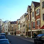 PARIS 75013 - petite Chambre lumineuse dans une colocation de 3 bien située proche TRAM RER B et métros