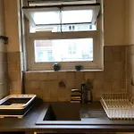 PARIS 75013 - petite Chambre lumineuse dans une colocation de 3 bien située proche TRAM RER B et métros